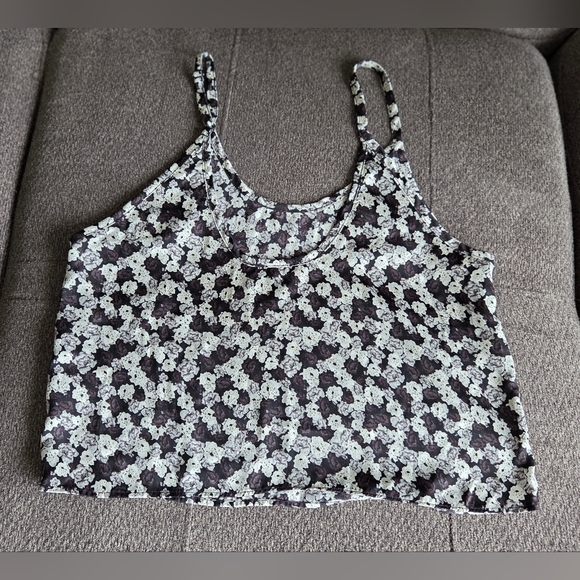 Talula Crop Polyester Tank In Size S. - Picture 2 of 5